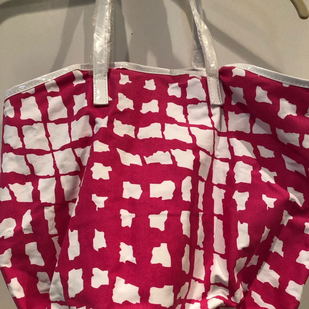 NWT Saks Fifth Ave Pink and White Bubble Bag